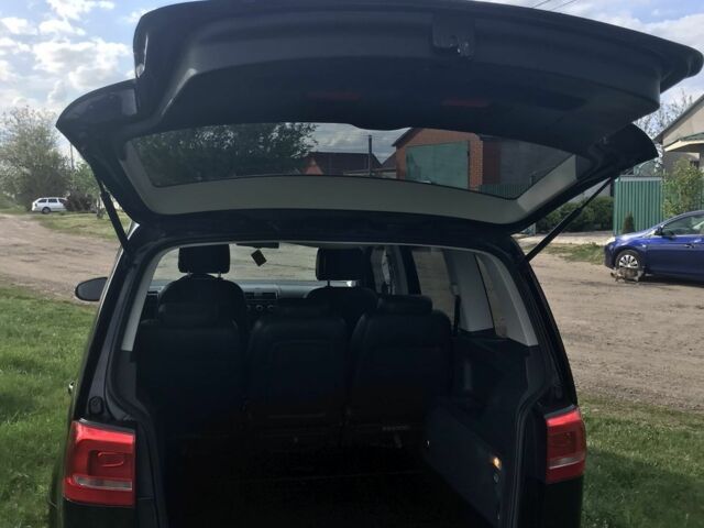 Чорний Фольксваген Туран, об'ємом двигуна 1.4 л та пробігом 280 тис. км за 11000 $, фото 10 на Automoto.ua