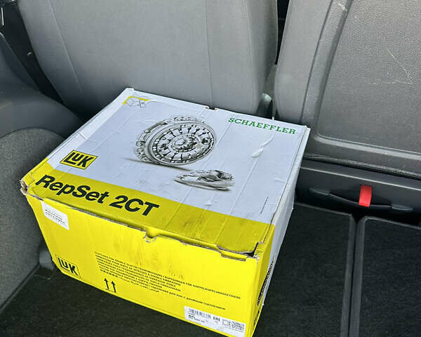 Чорний Фольксваген Туран, об'ємом двигуна 1.6 л та пробігом 228 тис. км за 11999 $, фото 30 на Automoto.ua