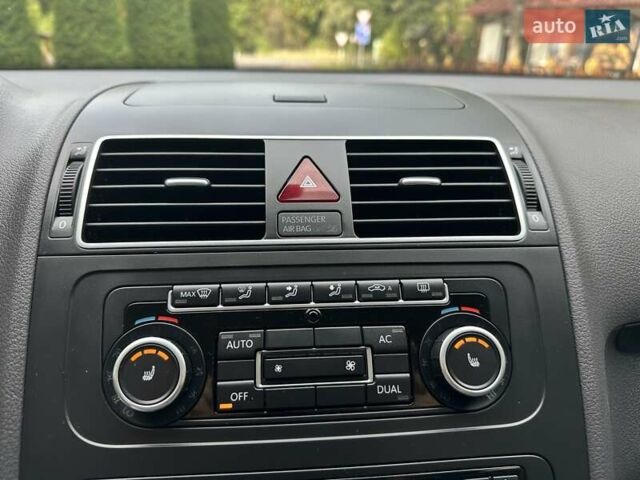 Черный Фольксваген Туран, объемом двигателя 2 л и пробегом 200 тыс. км за 12250 $, фото 68 на Automoto.ua