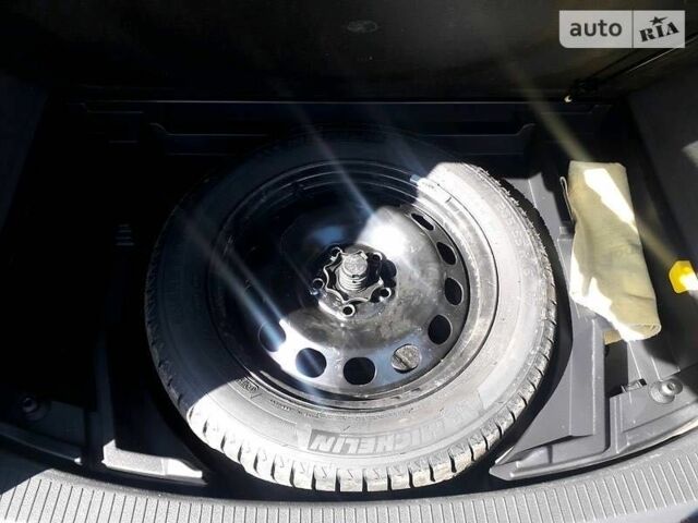 Чорний Фольксваген Туран, об'ємом двигуна 1.6 л та пробігом 211 тис. км за 11028 $, фото 10 на Automoto.ua