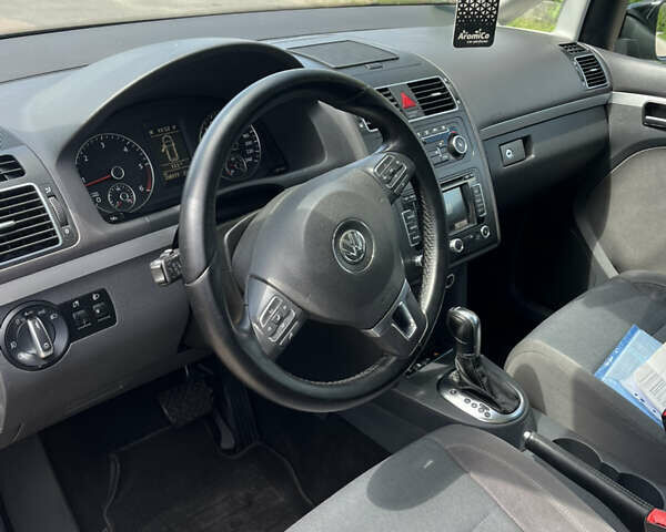 Чорний Фольксваген Туран, об'ємом двигуна 1.6 л та пробігом 228 тис. км за 11999 $, фото 14 на Automoto.ua