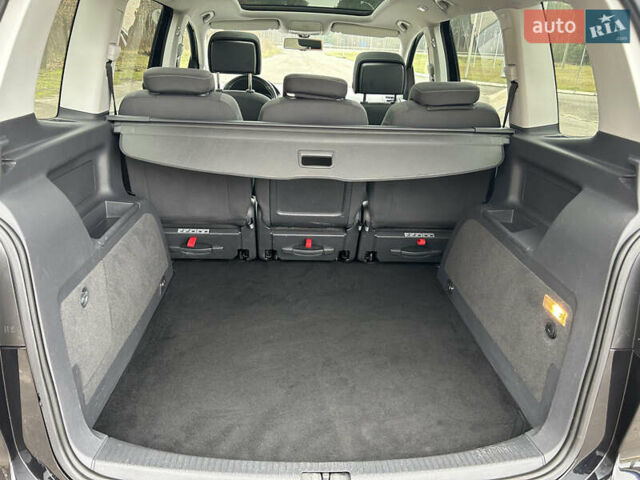 Чорний Фольксваген Туран, об'ємом двигуна 2 л та пробігом 262 тис. км за 12250 $, фото 44 на Automoto.ua