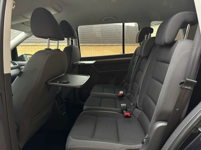 Черный Фольксваген Туран, объемом двигателя 1.6 л и пробегом 218 тыс. км за 9950 $, фото 19 на Automoto.ua