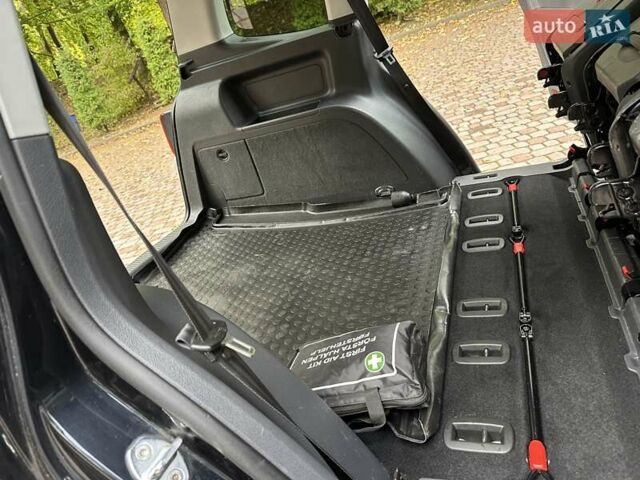 Черный Фольксваген Туран, объемом двигателя 2 л и пробегом 200 тыс. км за 12250 $, фото 92 на Automoto.ua