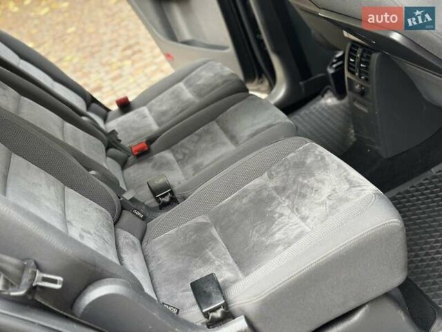 Черный Фольксваген Туран, объемом двигателя 2 л и пробегом 200 тыс. км за 11850 $, фото 34 на Automoto.ua