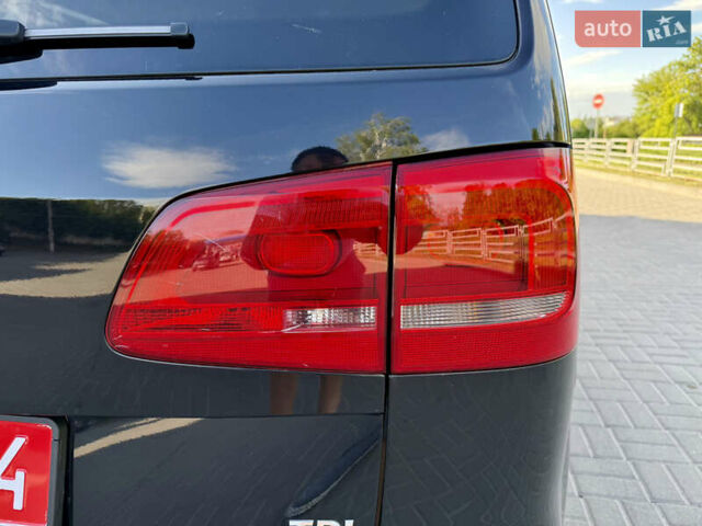 Черный Фольксваген Туран, объемом двигателя 0 л и пробегом 236 тыс. км за 10350 $, фото 48 на Automoto.ua