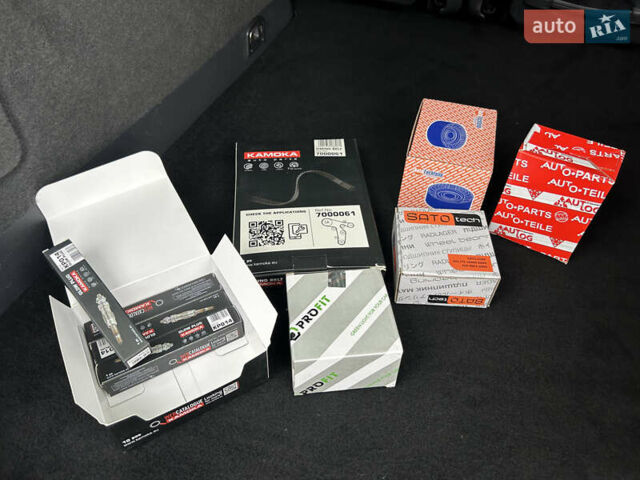 Чорний Фольксваген Туран, об'ємом двигуна 2 л та пробігом 262 тис. км за 12250 $, фото 40 на Automoto.ua