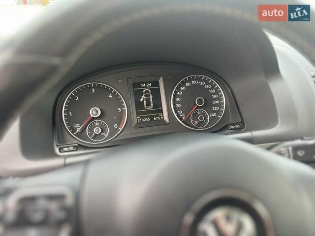 Черный Фольксваген Туран, объемом двигателя 1.97 л и пробегом 213 тыс. км за 11600 $, фото 6 на Automoto.ua