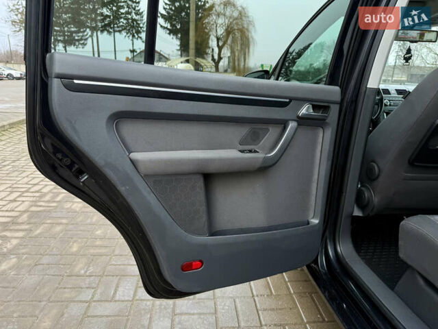 Черный Фольксваген Туран, объемом двигателя 0 л и пробегом 238 тыс. км за 9850 $, фото 32 на Automoto.ua