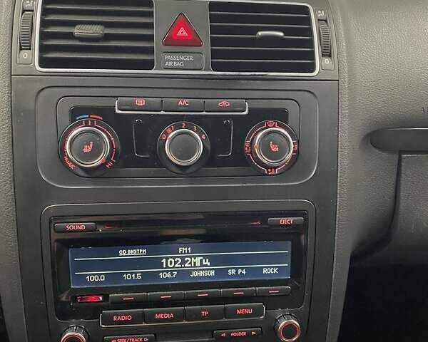 Черный Фольксваген Туран, объемом двигателя 1.6 л и пробегом 174 тыс. км за 13000 $, фото 8 на Automoto.ua