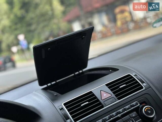 Черный Фольксваген Туран, объемом двигателя 2 л и пробегом 200 тыс. км за 12250 $, фото 81 на Automoto.ua