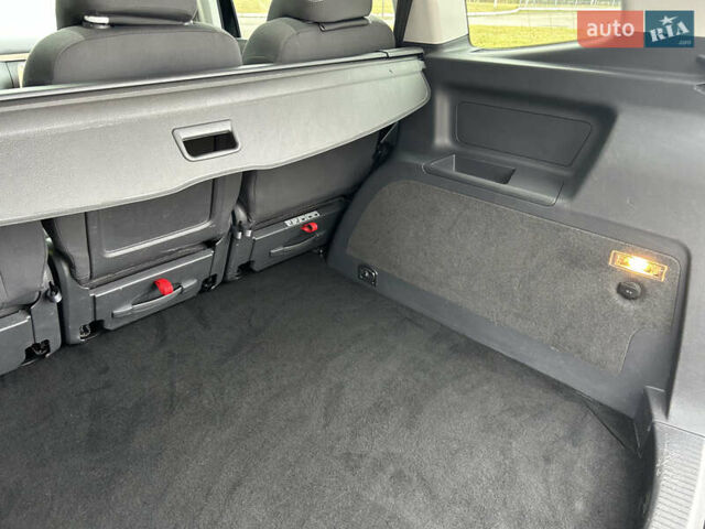 Чорний Фольксваген Туран, об'ємом двигуна 2 л та пробігом 262 тис. км за 12250 $, фото 46 на Automoto.ua