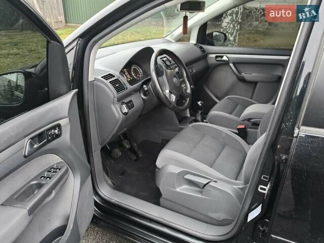 Чорний Фольксваген Туран, об'ємом двигуна 1.6 л та пробігом 271 тис. км за 12300 $, фото 18 на Automoto.ua