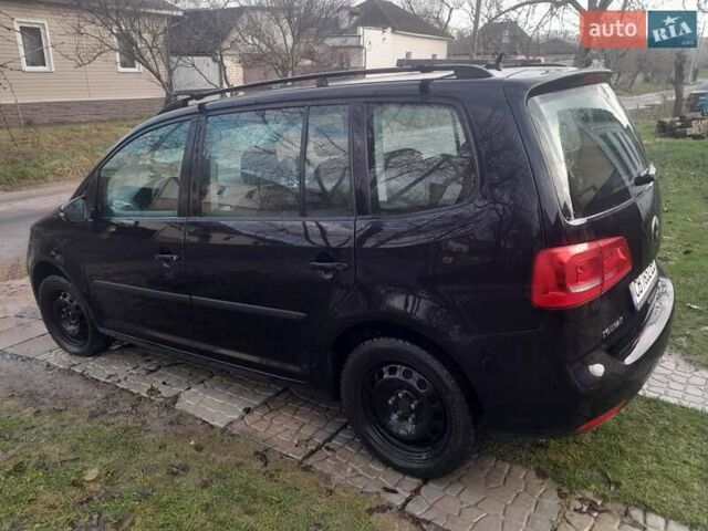 Черный Фольксваген Туран, объемом двигателя 1.6 л и пробегом 222 тыс. км за 9500 $, фото 2 на Automoto.ua