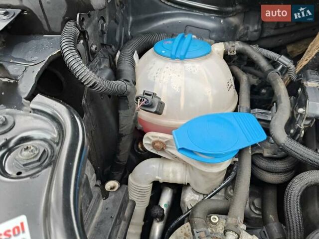 Чорний Фольксваген Туран, об'ємом двигуна 1.6 л та пробігом 271 тис. км за 12300 $, фото 37 на Automoto.ua