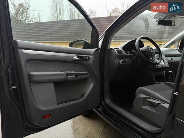 Чорний Фольксваген Туран, об'ємом двигуна 1.6 л та пробігом 218 тис. км за 10650 $, фото 12 на Automoto.ua