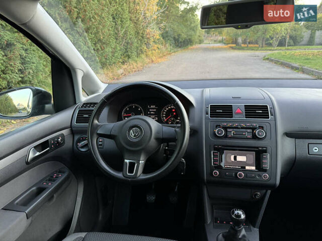 Черный Фольксваген Туран, объемом двигателя 1.6 л и пробегом 162 тыс. км за 11850 $, фото 33 на Automoto.ua
