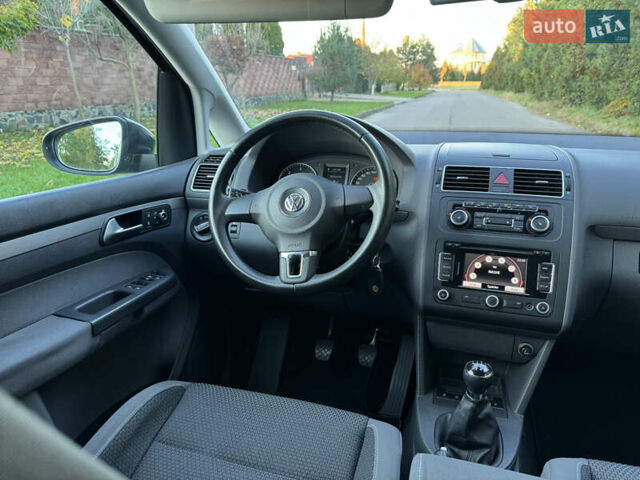 Черный Фольксваген Туран, объемом двигателя 1.6 л и пробегом 162 тыс. км за 11650 $, фото 31 на Automoto.ua