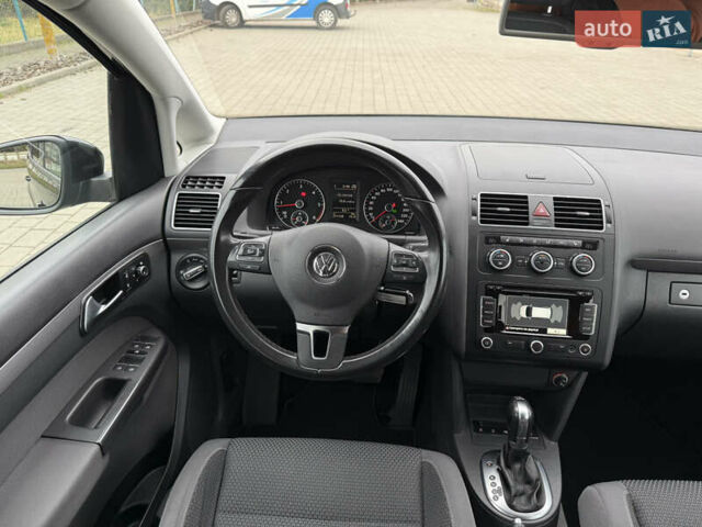 Черный Фольксваген Туран, объемом двигателя 1.6 л и пробегом 211 тыс. км за 11300 $, фото 43 на Automoto.ua
