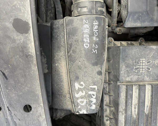 Черный Фольксваген Туран, объемом двигателя 2 л и пробегом 265 тыс. км за 11400 $, фото 10 на Automoto.ua