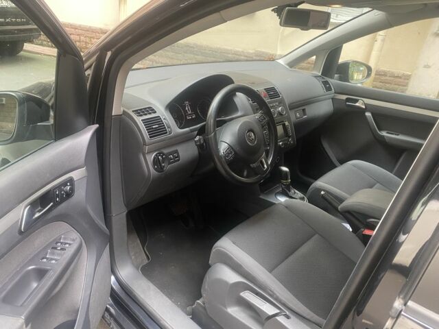 Черный Фольксваген Туран, объемом двигателя 1.6 л и пробегом 3 тыс. км за 9000 $, фото 11 на Automoto.ua