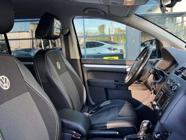 Черный Фольксваген Туран, объемом двигателя 1.6 л и пробегом 270 тыс. км за 11600 $, фото 16 на Automoto.ua