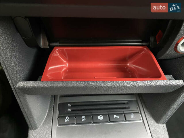 Чорний Фольксваген Туран, об'ємом двигуна 1.97 л та пробігом 265 тис. км за 10900 $, фото 42 на Automoto.ua