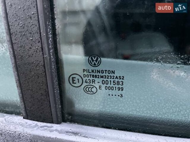 Чорний Фольксваген Туран, об'ємом двигуна 1.6 л та пробігом 231 тис. км за 11800 $, фото 69 на Automoto.ua