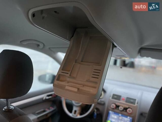 Чорний Фольксваген Туран, об'ємом двигуна 1.6 л та пробігом 231 тис. км за 11800 $, фото 45 на Automoto.ua