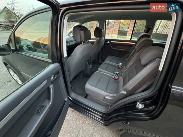 Черный Фольксваген Туран, объемом двигателя 1.6 л и пробегом 225 тыс. км за 8850 $, фото 10 на Automoto.ua