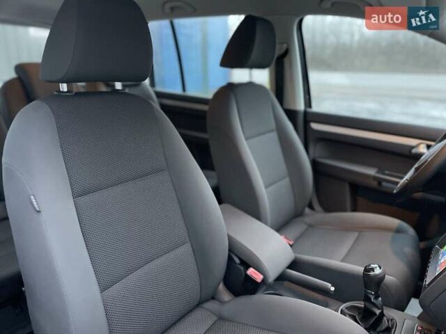 Чорний Фольксваген Туран, об'ємом двигуна 1.6 л та пробігом 231 тис. км за 11800 $, фото 51 на Automoto.ua