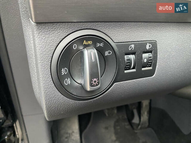 Чорний Фольксваген Туран, об'ємом двигуна 1.97 л та пробігом 265 тис. км за 10900 $, фото 23 на Automoto.ua