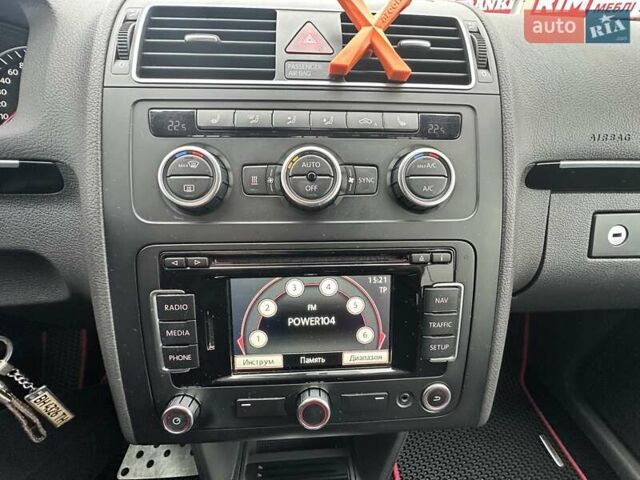 Черный Фольксваген Туран, объемом двигателя 2 л и пробегом 240 тыс. км за 11900 $, фото 28 на Automoto.ua