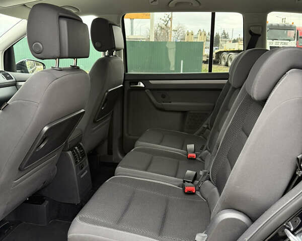 Черный Фольксваген Туран, объемом двигателя 1.6 л и пробегом 211 тыс. км за 11300 $, фото 68 на Automoto.ua