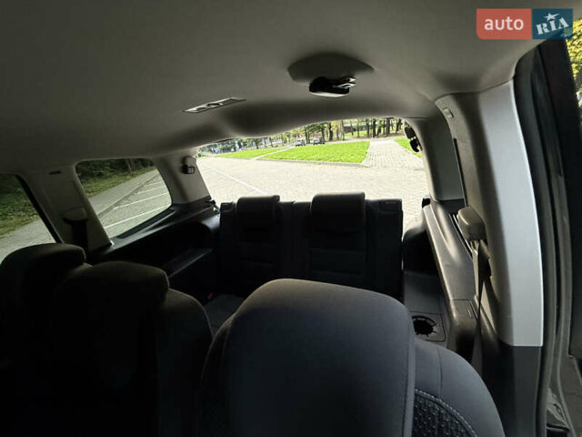 Чорний Фольксваген Туран, об'ємом двигуна 1.6 л та пробігом 243 тис. км за 8900 $, фото 22 на Automoto.ua