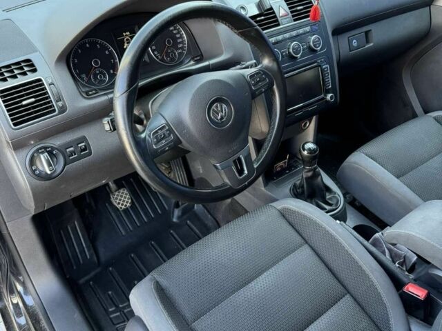 Черный Фольксваген Туран, объемом двигателя 1.4 л и пробегом 224 тыс. км за 9990 $, фото 6 на Automoto.ua