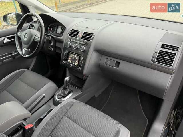 Черный Фольксваген Туран, объемом двигателя 1.6 л и пробегом 211 тыс. км за 11300 $, фото 63 на Automoto.ua