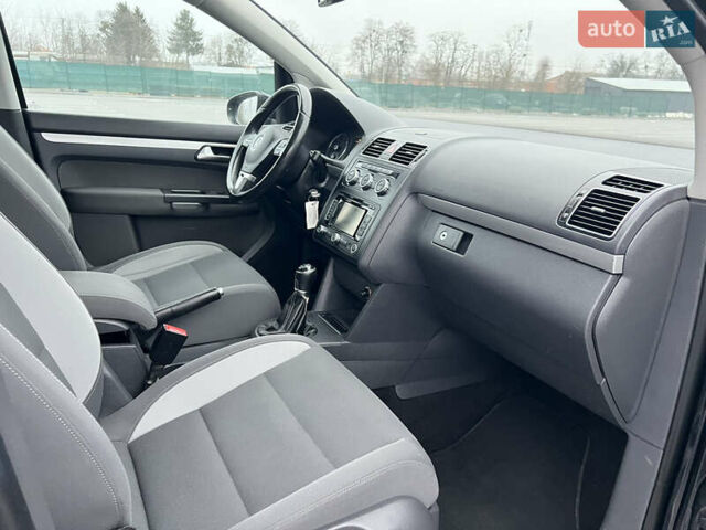 Чорний Фольксваген Туран, об'ємом двигуна 1.6 л та пробігом 201 тис. км за 12900 $, фото 19 на Automoto.ua