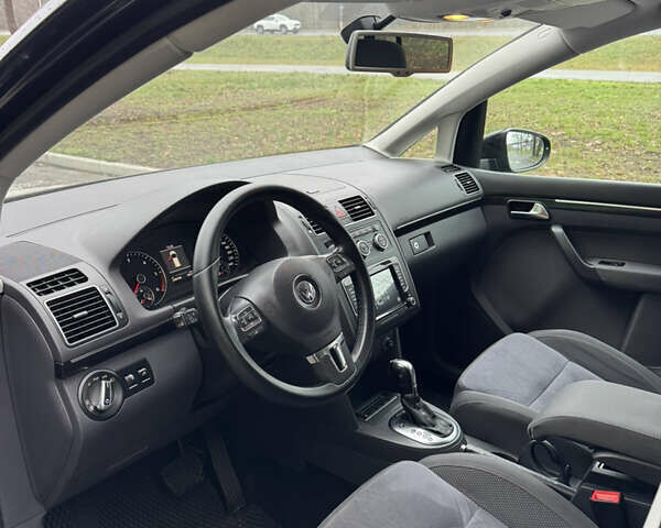 Черный Фольксваген Туран, объемом двигателя 2 л и пробегом 248 тыс. км за 9500 $, фото 8 на Automoto.ua