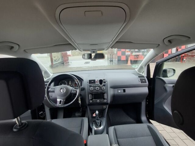 Черный Фольксваген Туран, объемом двигателя 2 л и пробегом 23 тыс. км за 14233 $, фото 4 на Automoto.ua