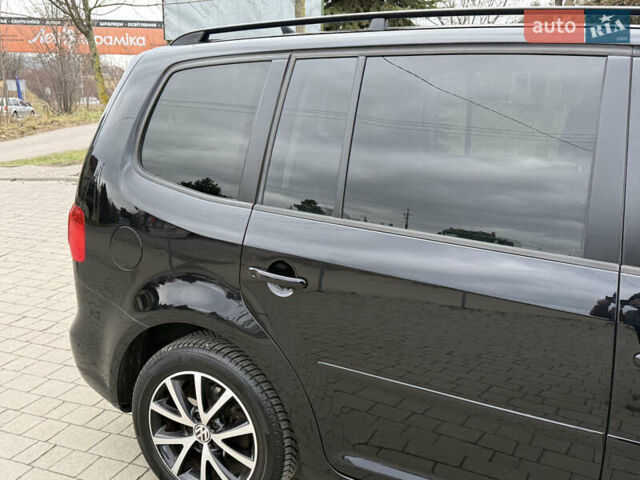 Черный Фольксваген Туран, объемом двигателя 1.6 л и пробегом 211 тыс. км за 11300 $, фото 34 на Automoto.ua