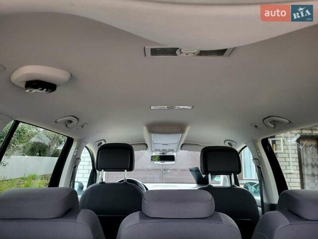 Черный Фольксваген Туран, объемом двигателя 1.6 л и пробегом 204 тыс. км за 11950 $, фото 83 на Automoto.ua