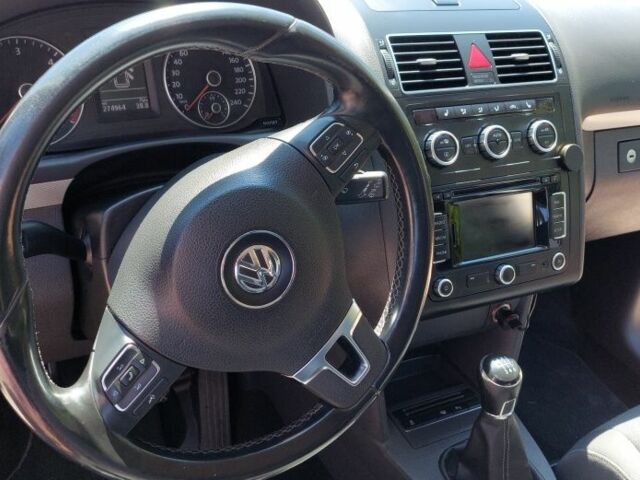 Черный Фольксваген Туран, объемом двигателя 0 л и пробегом 276 тыс. км за 10200 $, фото 8 на Automoto.ua