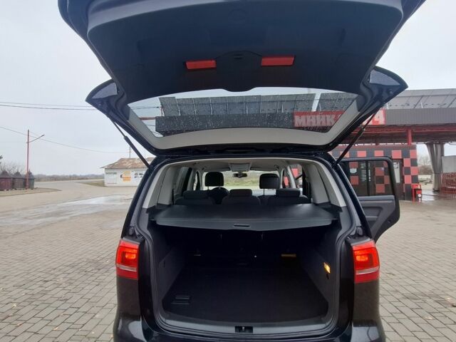 Черный Фольксваген Туран, объемом двигателя 2 л и пробегом 23 тыс. км за 14233 $, фото 5 на Automoto.ua