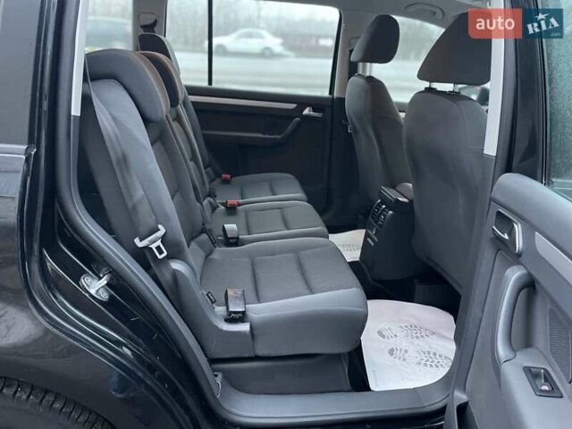 Чорний Фольксваген Туран, об'ємом двигуна 1.6 л та пробігом 231 тис. км за 11800 $, фото 42 на Automoto.ua