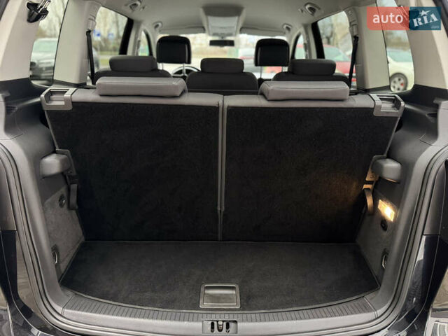 Черный Фольксваген Туран, объемом двигателя 1.4 л и пробегом 171 тыс. км за 10799 $, фото 15 на Automoto.ua