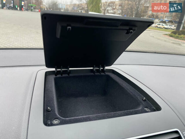 Чорний Фольксваген Туран, об'ємом двигуна 1.97 л та пробігом 265 тис. км за 10900 $, фото 41 на Automoto.ua