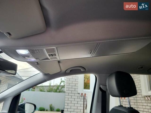 Черный Фольксваген Туран, объемом двигателя 1.6 л и пробегом 204 тыс. км за 11950 $, фото 55 на Automoto.ua