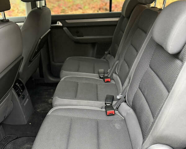 Чорний Фольксваген Туран, об'ємом двигуна 1.6 л та пробігом 243 тис. км за 8900 $, фото 13 на Automoto.ua