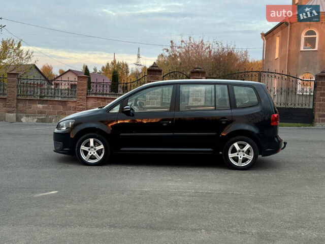 Черный Фольксваген Туран, объемом двигателя 1.6 л и пробегом 225 тыс. км за 8850 $, фото 2 на Automoto.ua